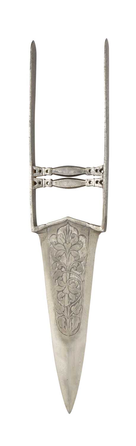 Lot 48 - AN INDIAN DAGGER (KATAR) WITH DECORATED BLADE