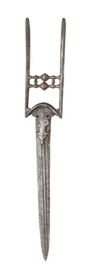 Lot 49 - A SOUTH INDIAN DAGGER (KATAR)