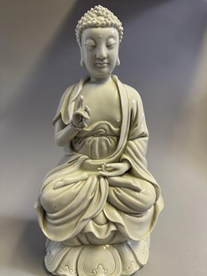 Lot 12 - A LARGE CHINESE DEHUA FIGURE OF BUDDHA, QING DYNASTY, 19TH CENTURY