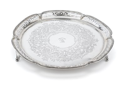 Lot 198 - AN EDWARDIAN SILVER SALVER, WALKER & HALL, SHEFFIELD, 1907