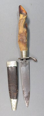 Lot 130 - A SMALL HUNTING DAGGER, 19TH CENTURY