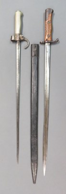 Lot 157 - A GERMAN MODEL 1898 BAYONET AND A FRENCH LEBEL BAYONET