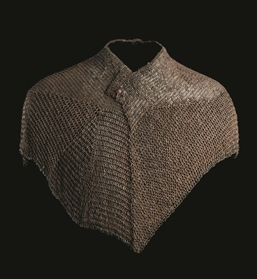Lot 172 - A RARE EUROPEAN MAIL CAPE OR PISAIN, PROBABLY GERMAN, EARLY 16TH CENTURY