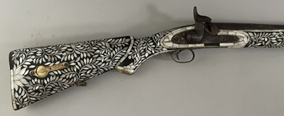 Lot 186 - AN INDIAN 25 BORE PERCUSSION GUN FOR THE TOURIST MARKET, 19TH CENTURY AND LATER