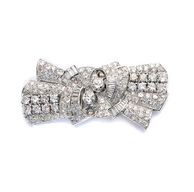 Lot 251 - DIAMOND DOUBLE CLIP BROOCH, 1930s