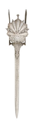 Lot 36 - A FINE SOUTH INDIAN DAGGER (KATAR), 16TH/17TH CENTURY, THANJAVUR, TAMIL NADU