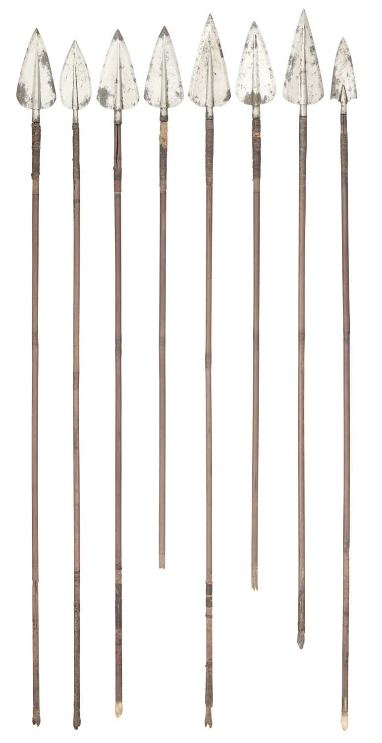 Lot 107 - EIGHT SOUTH INDIAN ARROWS (TIR), 17TH/18TH CENTURY, POSSIBLY MADRAS, TAMIL NADU