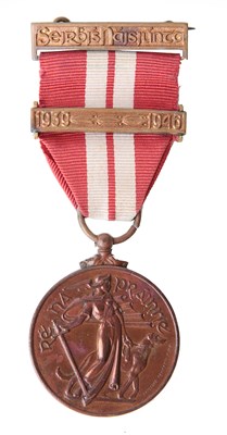 Lot 12 - IRELAND: A SECOND WORLD WAR IRISH 1939 - 1946 EMERGENCY MEDAL (26U CATHLAN - 1916 GROUP)
