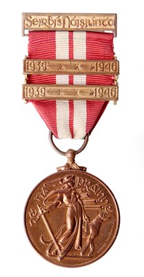Lot 13 - IRELAND: A SECOND WORLD WAR IRISH 1939 - 1946 EMERGENCY MEDAL (26U CATHLAN - 1916 GROUP)