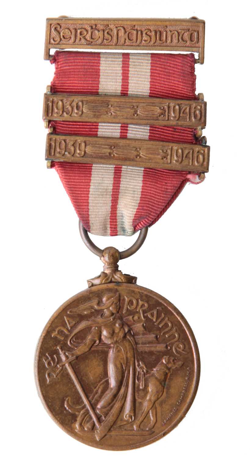 Lot 20 - IRELAND: A SECOND WORLD WAR IRISH EMERGENCY MEDAL 1939 - 1946 (NA FORSAI COSANTA)