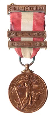 Lot 21 - IRELAND: A SECOND WORLD WAR IRISH EMERGENCY MEDAL 1939 - 1945 (NA SEIRBHISE REAMHCURAIM IN AGHAIDH A