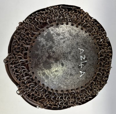 Lot 550 - AN INDIAN MAIL AND LAMELLAR HELMET (TOP), 17TH/18TH CENTURY