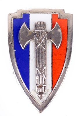 Lot 187 - FRANCE: A RARE LARGE VICHY FRENCH ENAMEL UNIFORM INSIGNIA