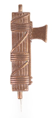 Lot 200 - GREAT BRITAIN: A RARE FIRST PATTERN BRITISH UNION OF FASCISTS MEMBERSHIP BADGE BY RODEN OF LONDON