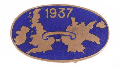 Lot 202 - GREAT BRITAIN: A RARE 'LINK' 1937-1939, ANGLO-GERMAN NUMBERED FASCIST MEMBERSHIP PIN BADGE