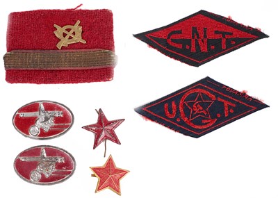 Lot 206 - SPAIN: A COLLECTION OF SPANISH CIVIL WAR REPUBLICAN CLOTH AND METAL INSIGNIA