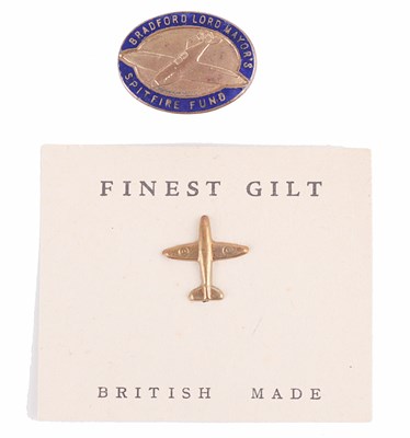 Lot 231 - GREAT BRITAIN: A BRADFORD LORD MAYOR'S SPITFIRE FUND GILT AND ENAMEL BUTTON HOLE BADGE