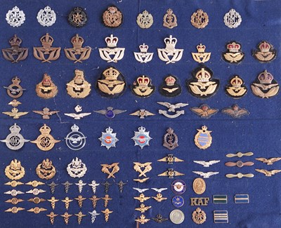 Lot 244 - THE ROYAL AIR SERVICE, RFC & RAF - A COLLECTION OF METAL AND CLOTH INSIGNIA
