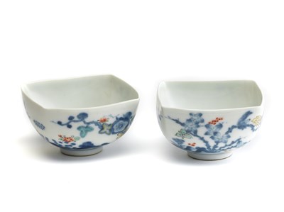 Lot 1 - A PAIR OF JAPANESE PORCELAIN SMALL BOWLS