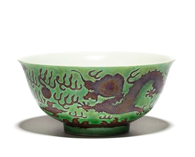 Lot 23 - A CHINESE GREEN AND AUBERGINE 'DRAGON' BOWL