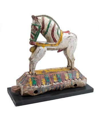 Lot 124 - A WOOD FIGURE OF A HORSE