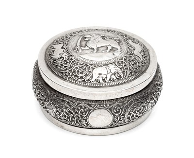 Lot 140 - â“Œ A SINHALESE SILVER BOX