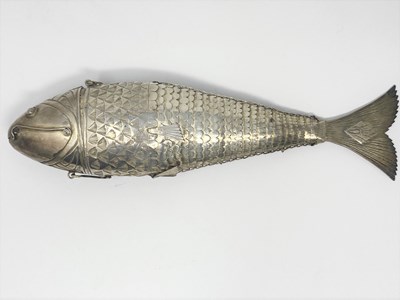 Lot 145 - A SILVER ARTICULATED FISH