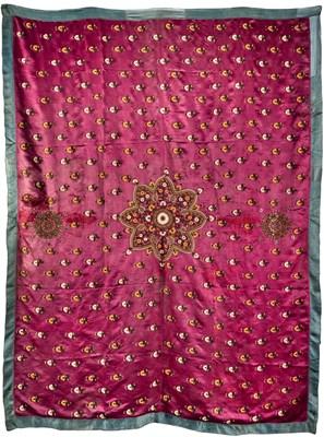 Lot 196 - A WOMAN'S SILK WEDDING SHAWL (ODHNI)