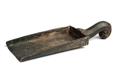 Lot 243 - A JAVANESE BRONZE RICE SHOVEL