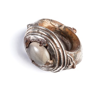 Lot 267 - A KHMER OVER-SIZE SILVER RING