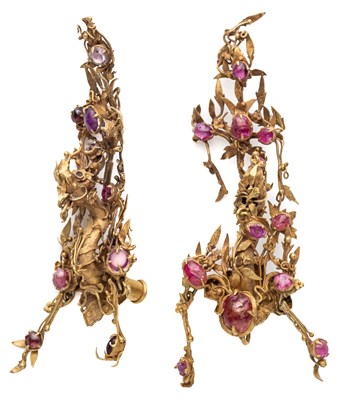 Lot 272 - A PAIR OF GOLD EAR ORNAMENTS