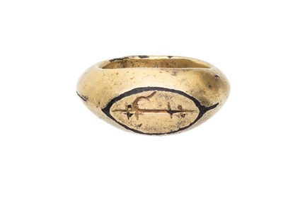 Lot 274 - A GILT-BRONZE SEAL RING