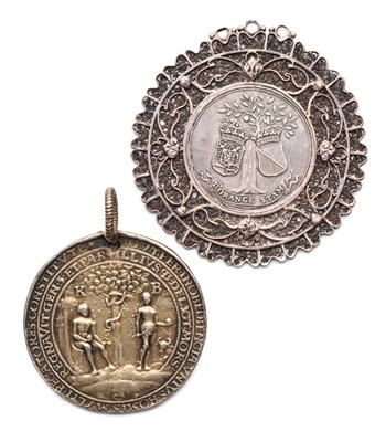 Lot 456 - â’¶ â–¡ A SILVER-GILT RELIGIOUS MEDAL OF ADAM AND EVE