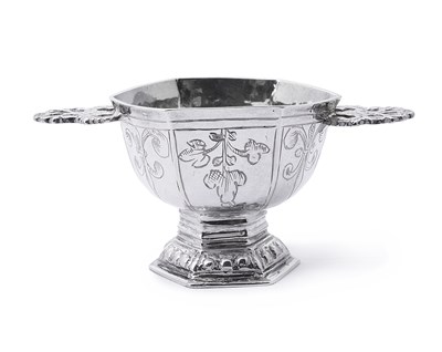 Lot 111 - A DUTCH SILVER MINIATURE BRANDY BOWL, UNMARKED, PROBABLY 18TH CENTURY