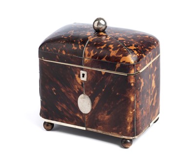 Lot 524 - Ëœ â’¼ A GEORGIAN TORTOISESHELL TEA CADDY