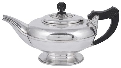 Lot 561 - A GEORGE V SILVER TEAPOT