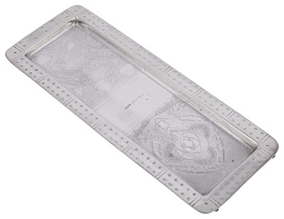 Lot 563 - A VICTORIAN SILVER CRIBBAGE TRAY