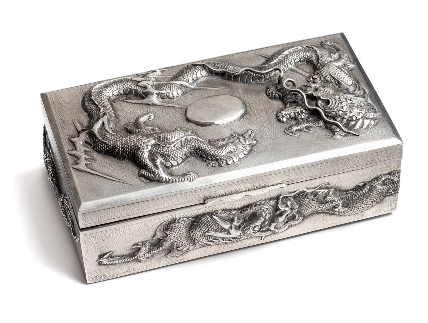 Lot 585 - A CHINESE SILVER CIGARETTE BOX