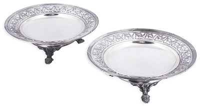 Lot 589 - A PAIR OF FRENCH SILVER DISHES