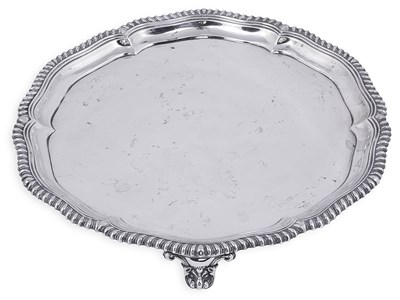 Lot 599 - A GEORGE V SILVER SALVER