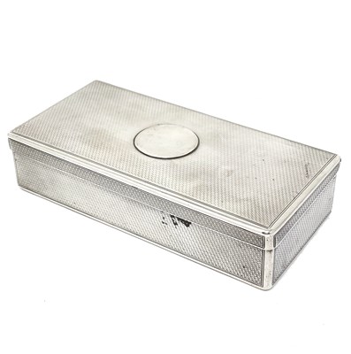 Lot 632 - A VICTORIAN SILVER BOX