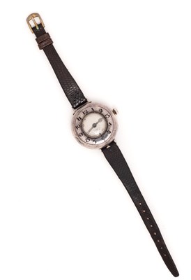 Lot 657 - A SILVER OFFICER'S TRENCH WATCH