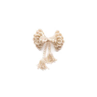 Lot 667 - â’¼ SEED PEARL BROOCH