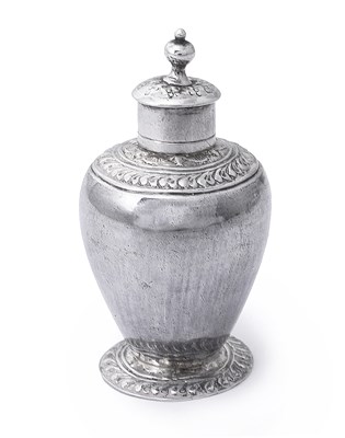 Lot 127 - A DUTCH SILVER MINIATURE TEA CADDY, UNMARKED, PROBABLY 18TH CENTURY