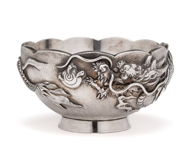 Lot 12 - A JAPANESE SILVER BOWL, WATANABE, YOKOHAMA, MEIJI PERIOD (1868-1912)