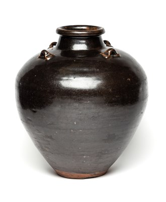 Lot 19 - A CHINESE LARGE BROWN GLAZED JAR, PROBABLY MING DYNASTY