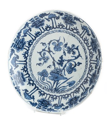 Lot 23 - A CHINESE PORCELAIN DISH, EARLY 18TH CENTURY