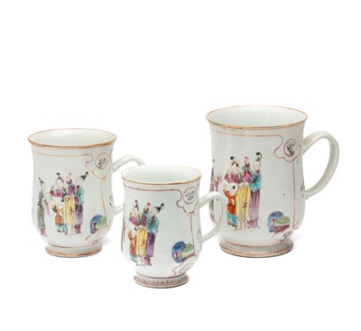 Lot 30 - A SET OF THREE CHINESE PORCELAIN GRADUATED JUGS