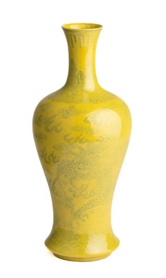 Lot 35 - A CHINESE UNDERGLAZE-BLUE AND YELLOW-GLAZED 'DRAGON' VASE