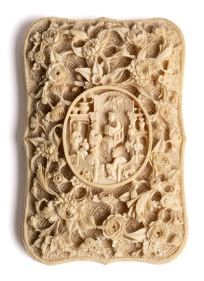 Lot 58 - ËœA CHINESE IVORY CARD CASE